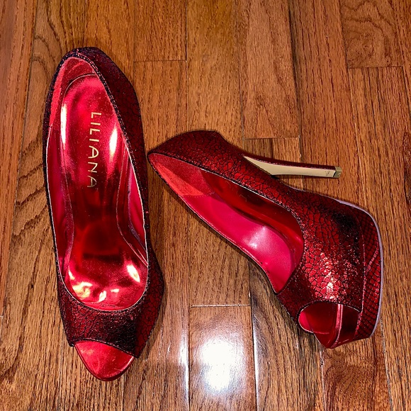 Red platform pumps - Picture 1 of 5